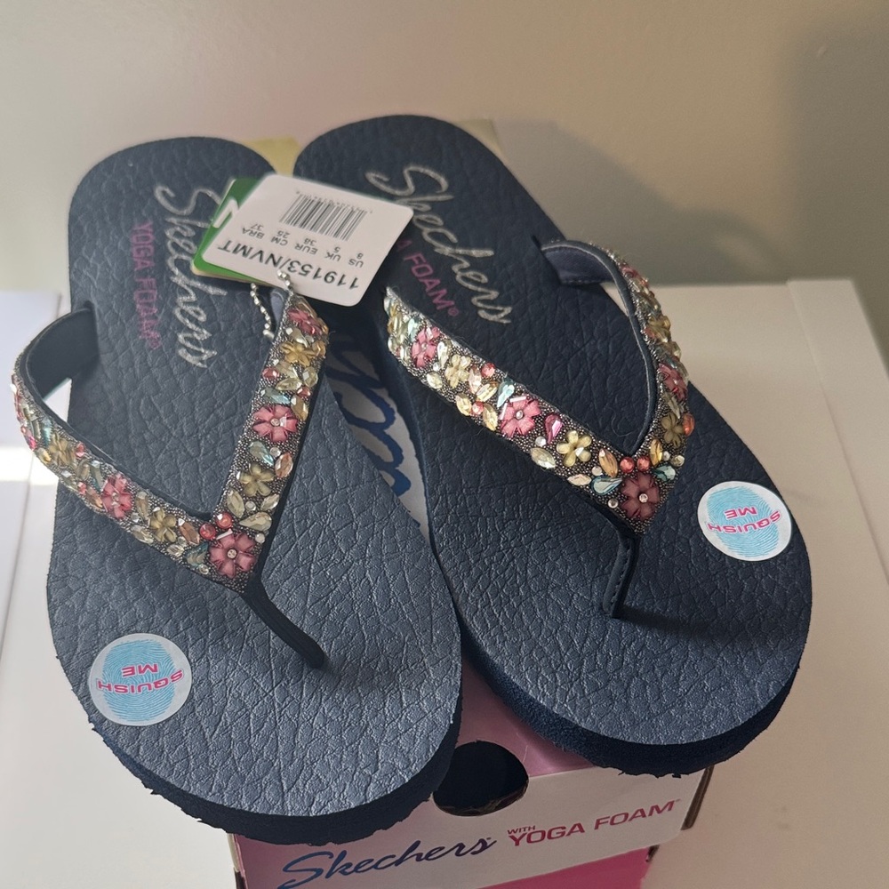 Skechers Black Floral Yoga Foam Sandals